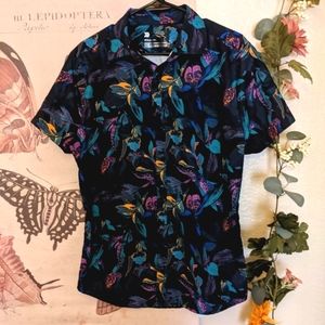 Men's snap close dark tropical print